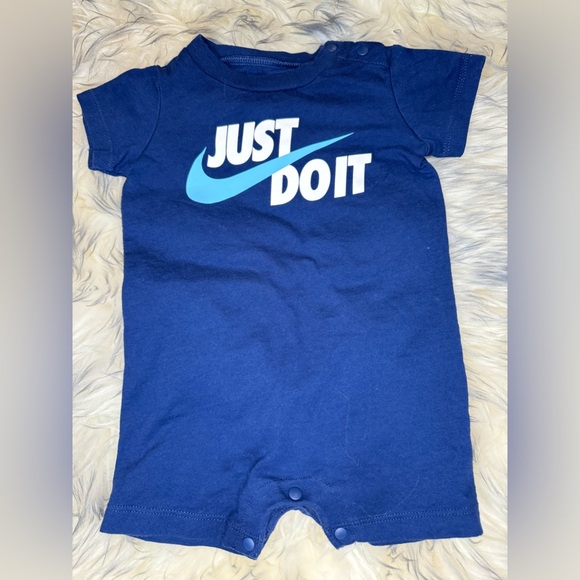 9-12 Months Nike - Picture 4 of 8